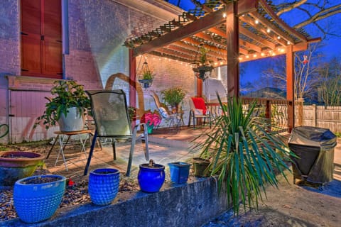 2 Mi to Oaklawn Casino Home with Peaceful Yard! House in Hot Springs