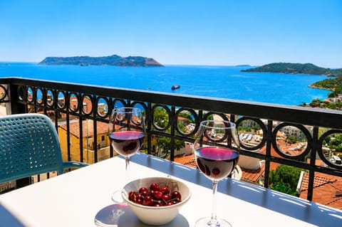 View (from property/room), City view, Sea view