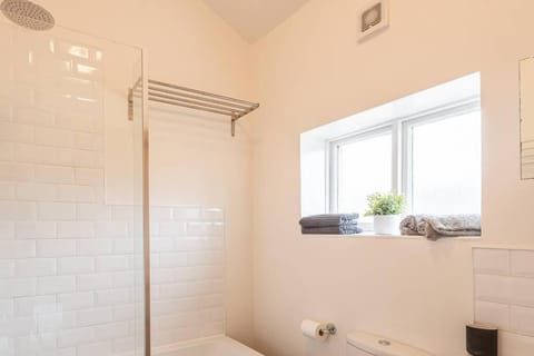 Cosy Mill Workers Cottage Heritage Saltaire Apartment in Bradford