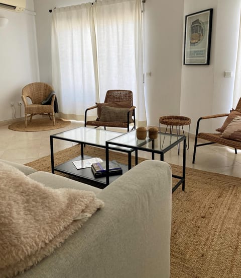 Communal lounge/ TV room, Living room, Seating area