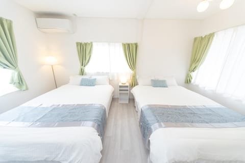 Bed, Photo of the whole room, Bedroom, air conditioner