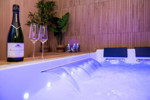 Spa and wellness centre/facilities, Alcoholic drinks
