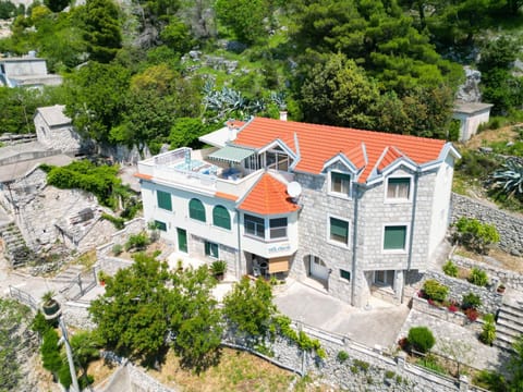 Property building, Day, Bird's eye view