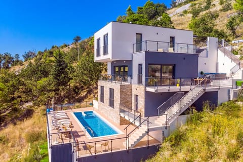 Property building, Pool view, Swimming pool, Swimming pool