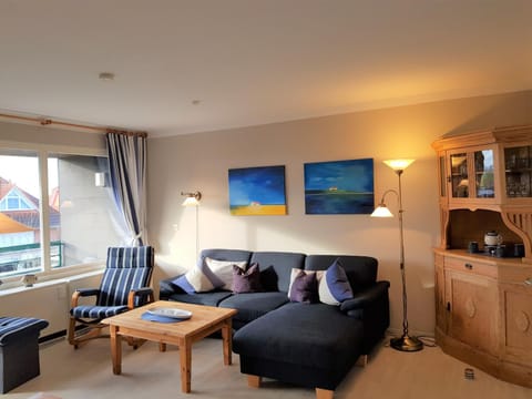 Balcony/Terrace, Living room, Seating area, Garden view