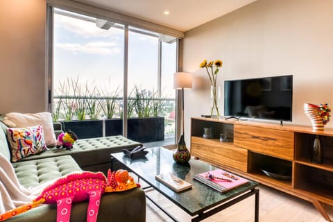 TV and multimedia, Balcony/Terrace, Living room, City view