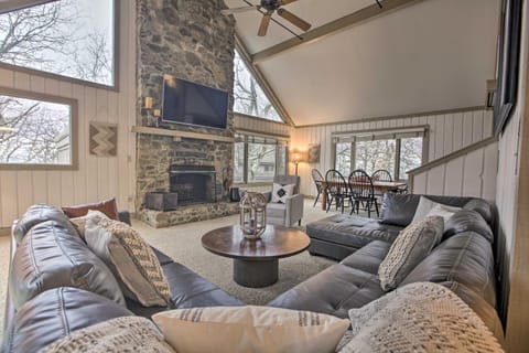 Mountaintop Wintergreen Resort Home with Deck, Views House in Massies Mill