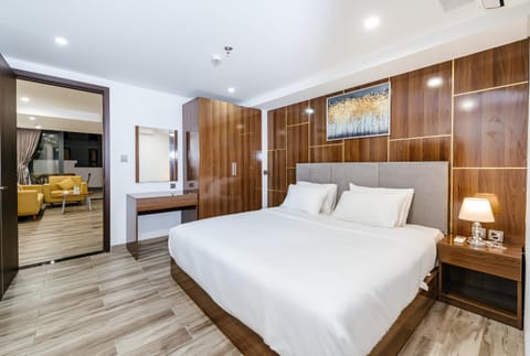Photo of the whole room, Bedroom