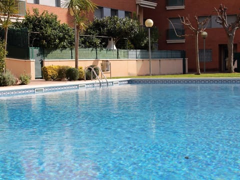 Off site, On site, Swimming pool