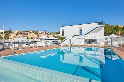 Property building, Swimming pool, Swimming pool