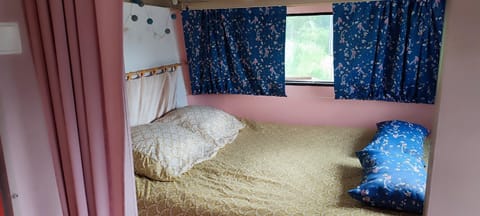 carazen , caravane chauffée Campground/ 
RV Resort in Auvergne-Rhône-Alpes