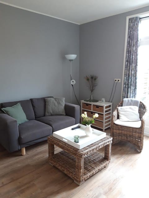 Vakantiewoning 100m van het strand met 1 Slaapkamer Apartment in Westkapelle