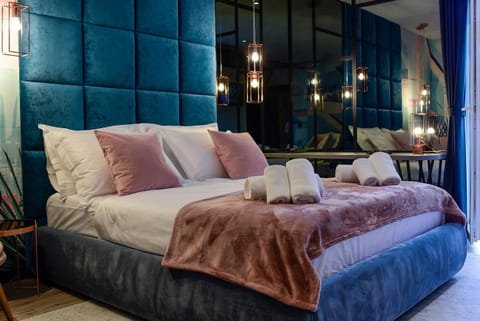 Bed, Photo of the whole room