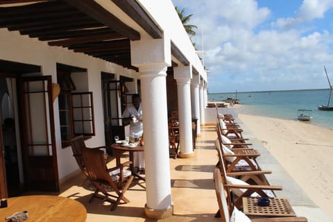 Property building, Restaurant/places to eat
