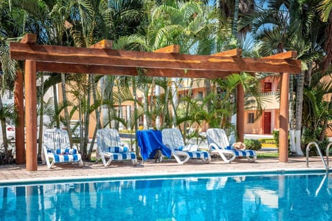 Property building, Garden view, Swimming pool