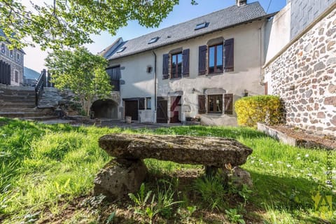 Vie de Château 2 House in Auvergne-Rhône-Alpes