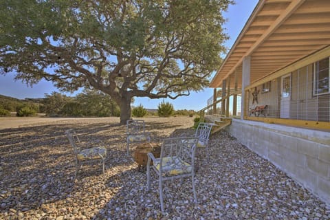 Updated Cabin with Fire Pit - 1 Mile From Downtown! Cabin in Fredericksburg