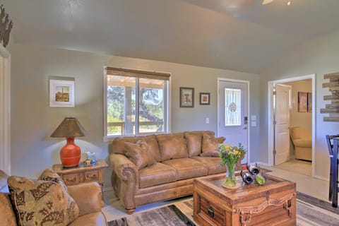 Updated Cabin with Fire Pit - 1 Mile From Downtown! Cabin in Fredericksburg