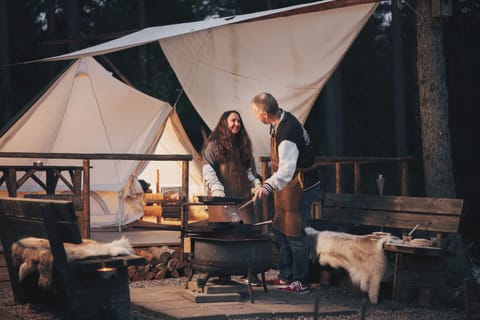 People, BBQ facilities, BBQ facilities, Guests