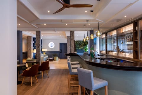 Lounge or bar