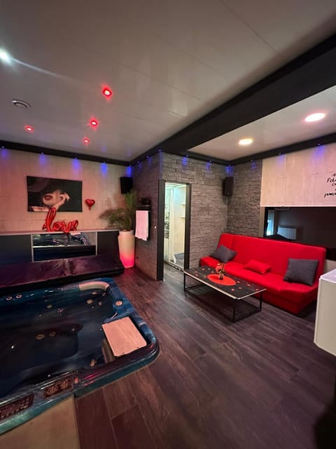 Lovelove23spas Apartment in Villeurbanne