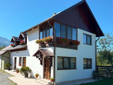 Property building, Day, Garden, Garden view