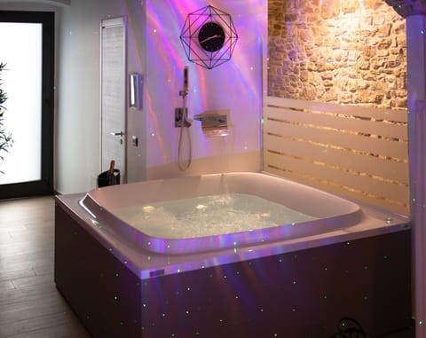 Suite 123 Luxury B&B Con Jacuzzi Bed and Breakfast in Basilicata