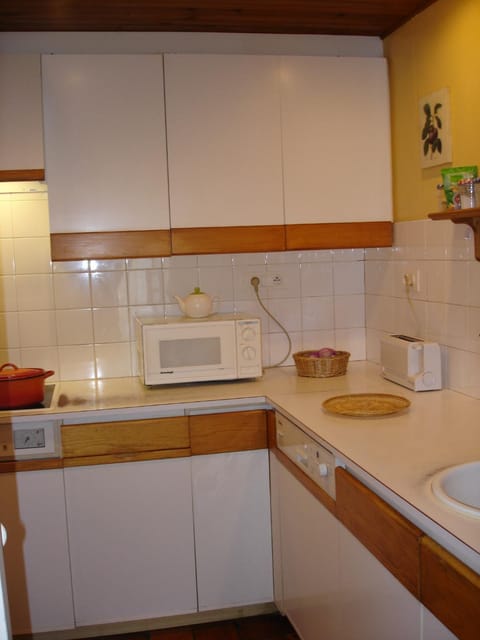 L OUSTALOU MAISON D HOTES DE CHARME EN AUVERGNE PISCINE PRIVEE CHAUFFéE House in Auvergne-Rhône-Alpes