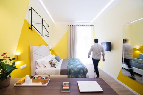 TV and multimedia, Coffee/tea facilities, Photo of the whole room, Bedroom, City view, Street view