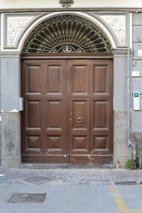 Property building, Facade/entrance, Decorative detail, City view, Street view