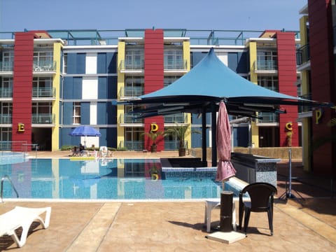 Swimming pool, Swimming pool