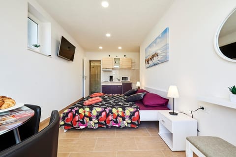 Kitchen or kitchenette, Photo of the whole room