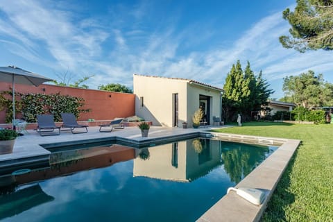 Property building, Pool view, Swimming pool, Swimming pool
