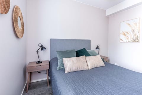 Bedroom, hair dresser