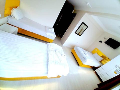 Bed, towels