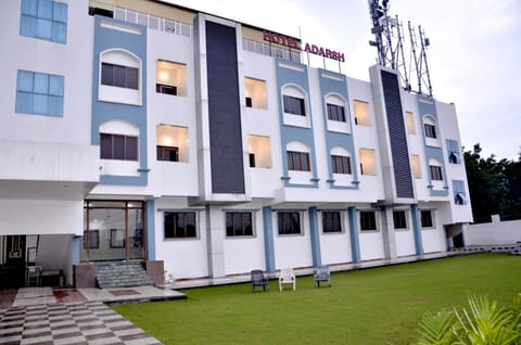 Facade/entrance