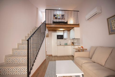 Kitchen or kitchenette, Living room