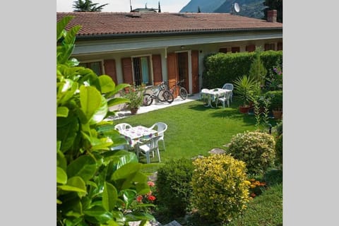 Casa Facchinetti Orange Apartment Apartment in Malcesine