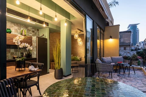 Patio, View (from property/room), Decorative detail, Seating area, City view, kitchen