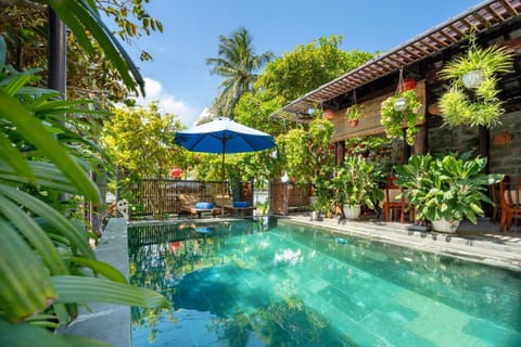 Swimming pool, Swimming pool