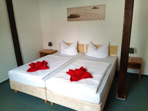 Bed, Photo of the whole room