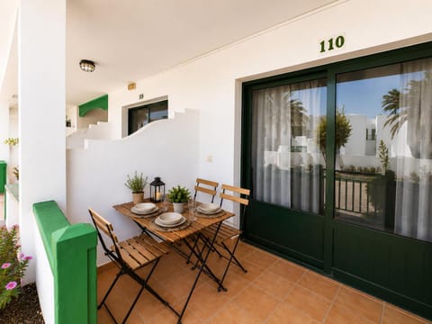 Property building, Balcony/Terrace