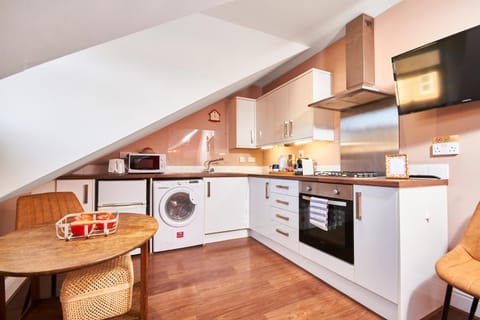 TV and multimedia, Coffee/tea facilities, Kitchen or kitchenette, Dining area