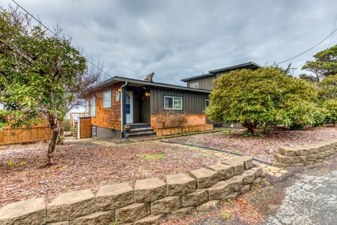 Cormorant's Crest House in Seal Rock
