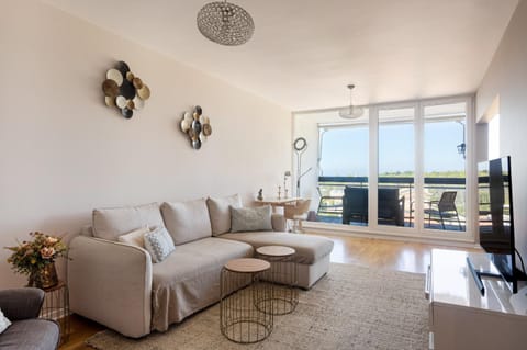 TV and multimedia, Balcony/Terrace, Living room