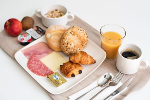 Breakfast, Buffet breakfast