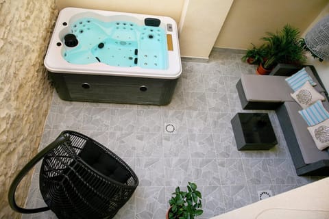 Patio, Hot Tub