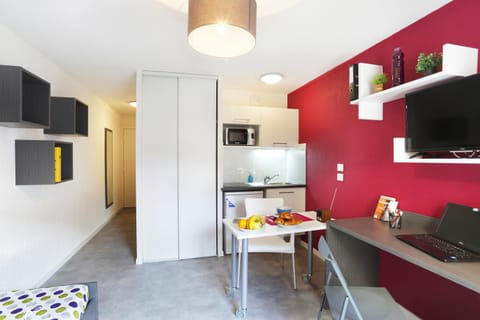 TV and multimedia, Kitchen or kitchenette, Dining area