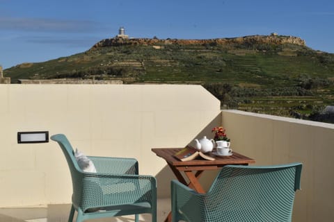 Balcony/Terrace, Mountain view