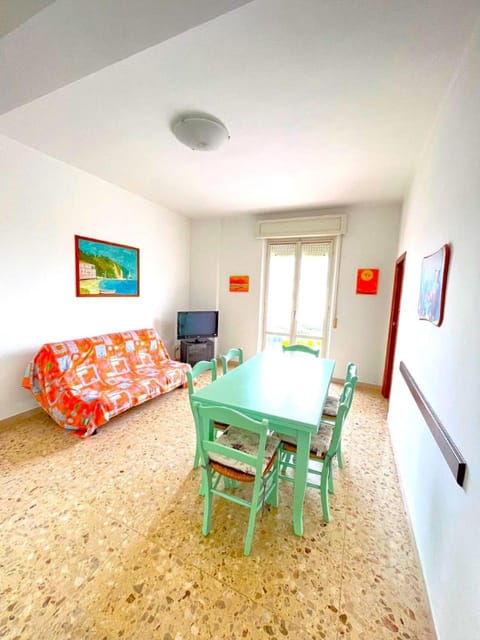 Trilo Marino con posto auto nel centro di Marcelli Apartment in Marcelli